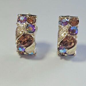 Lisner Vintage Gold Tone Aurora Borealis Clip On Earrings Chunky